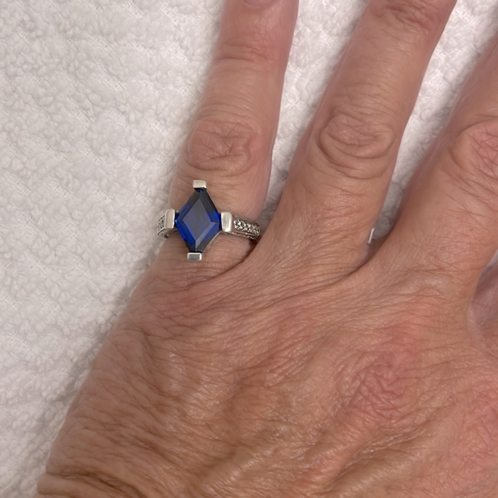 Avon Vintage Sterling Silver Ring Blue Stone